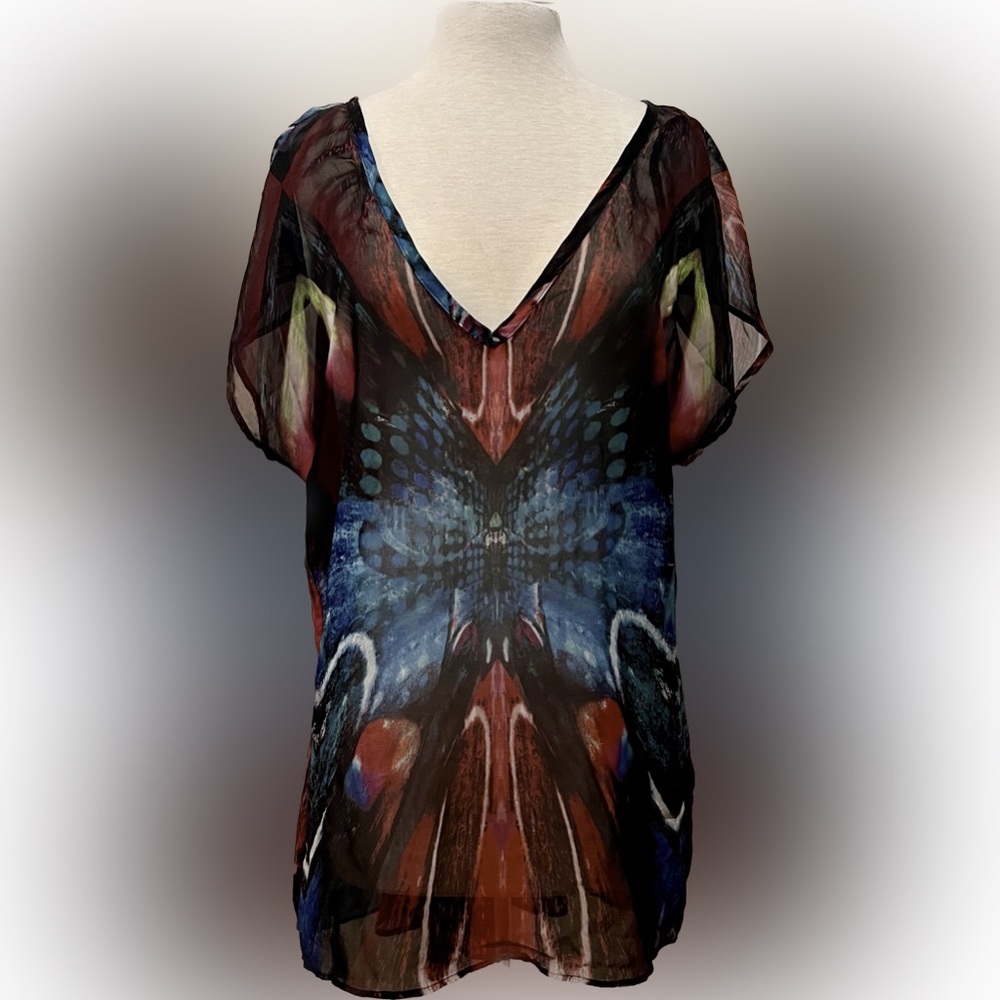 Flowy, sheer City Chic tunic with rich beautiful colors!  Size Small.